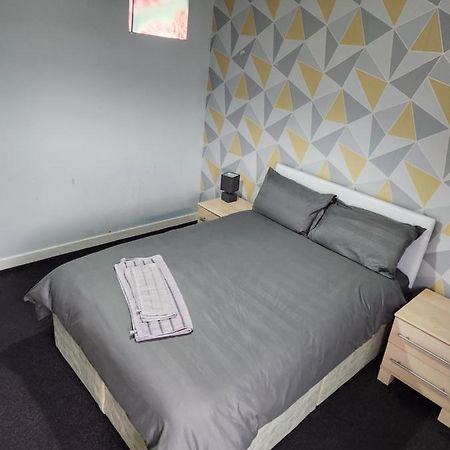 No 11 3 Bed Serviced Appartment Town Centre เกอร์แวน ภายนอก รูปภาพ