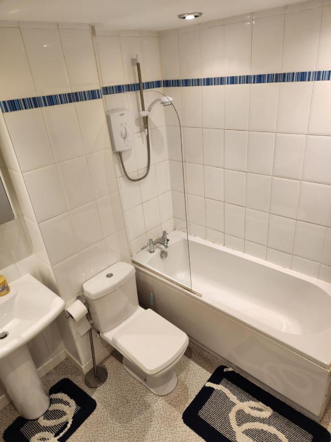 No 11 3 Bed Serviced Appartment Town Centre เกอร์แวน ภายนอก รูปภาพ
