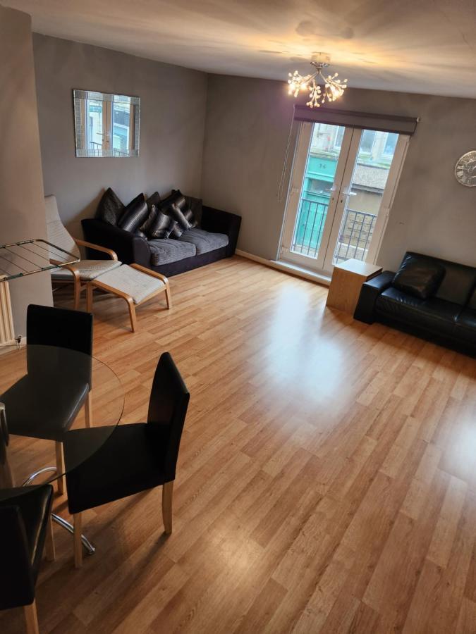 No 11 3 Bed Serviced Appartment Town Centre เกอร์แวน ภายนอก รูปภาพ