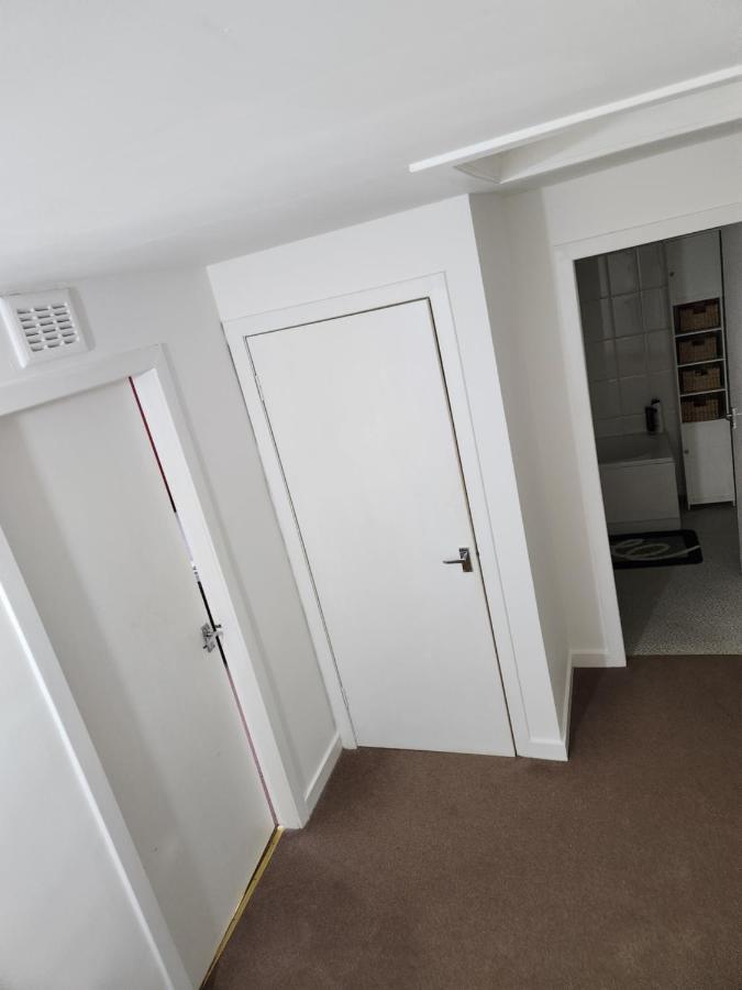 No 11 3 Bed Serviced Appartment Town Centre เกอร์แวน ภายนอก รูปภาพ